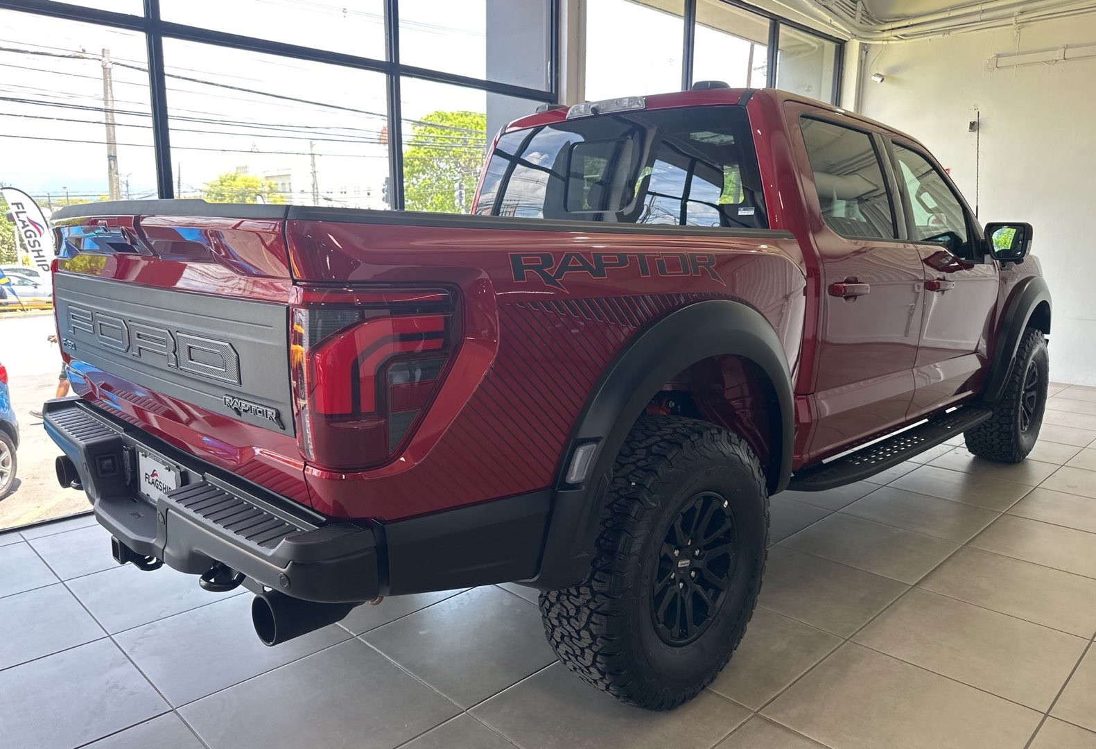 https://assets.dealerappcenter.com/dealergroups/336/vehicles/341323/Wb4ure.jpg
