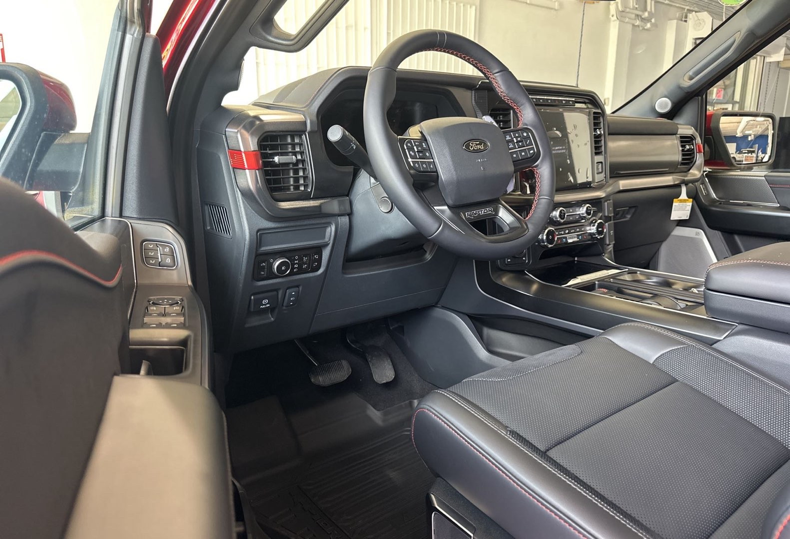 https://assets.dealerappcenter.com/dealergroups/336/vehicles/341323/XC15aY.jpg