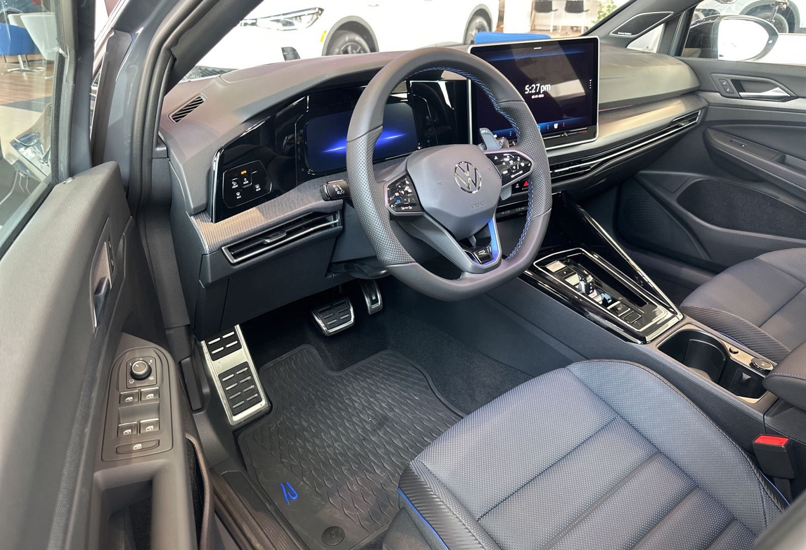 https://assets.dealerappcenter.com/dealergroups/336/vehicles/341326/oYpyzN.jpg