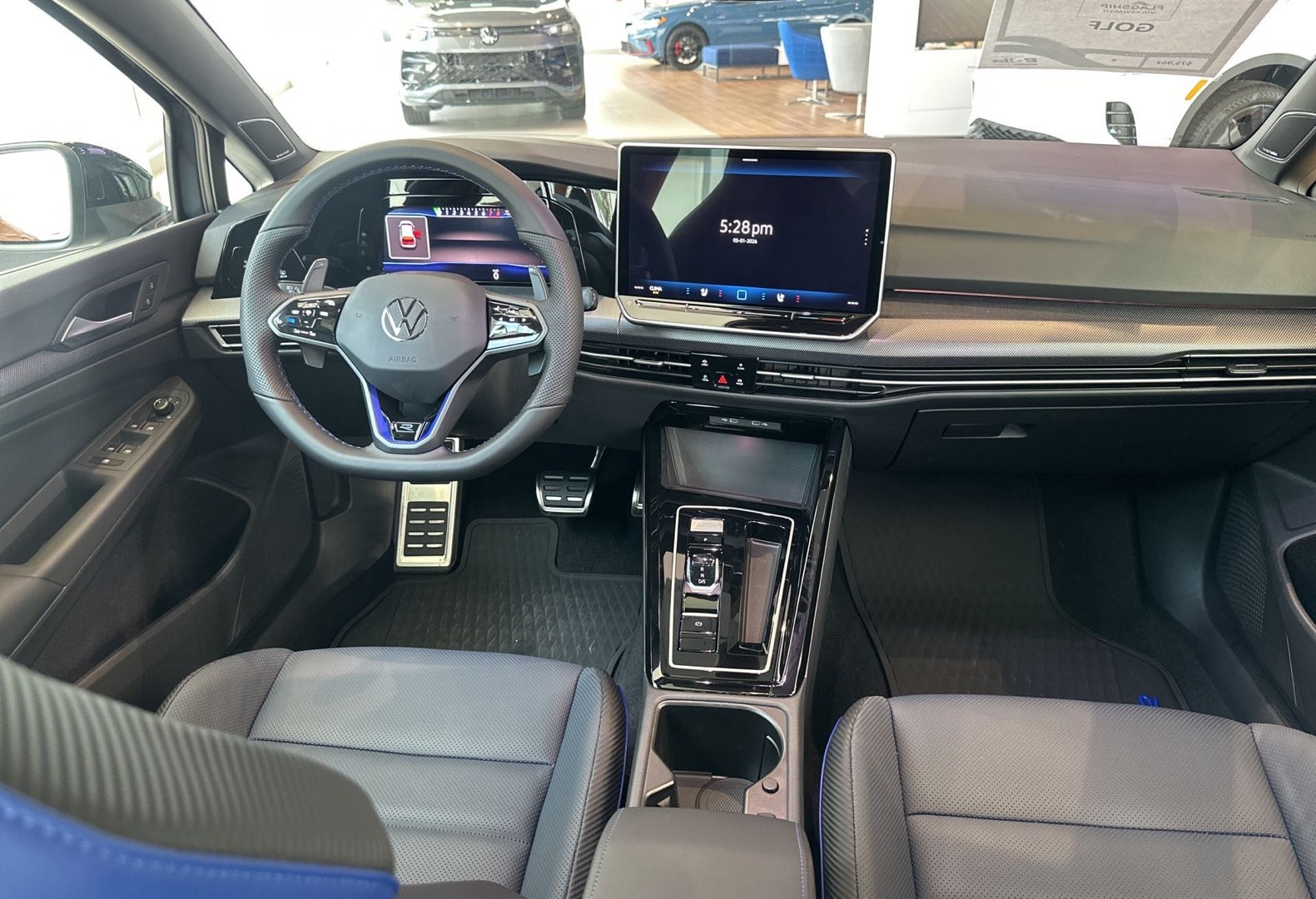 https://assets.dealerappcenter.com/dealergroups/336/vehicles/341326/pZHiwV.jpg