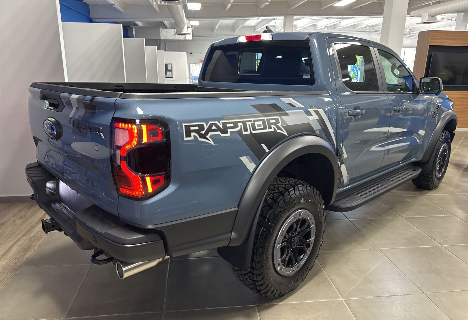 https://assets.dealerappcenter.com/dealergroups/336/vehicles/344032/StAxA3.jpg