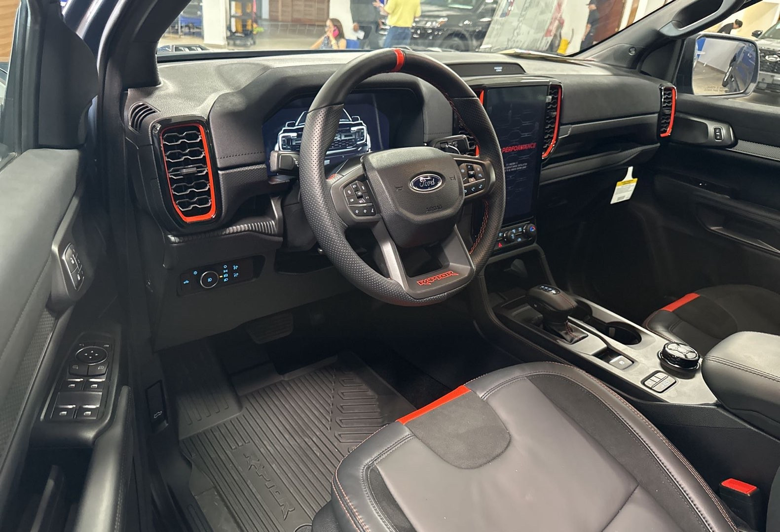 https://assets.dealerappcenter.com/dealergroups/336/vehicles/344032/oM3NcK.jpg