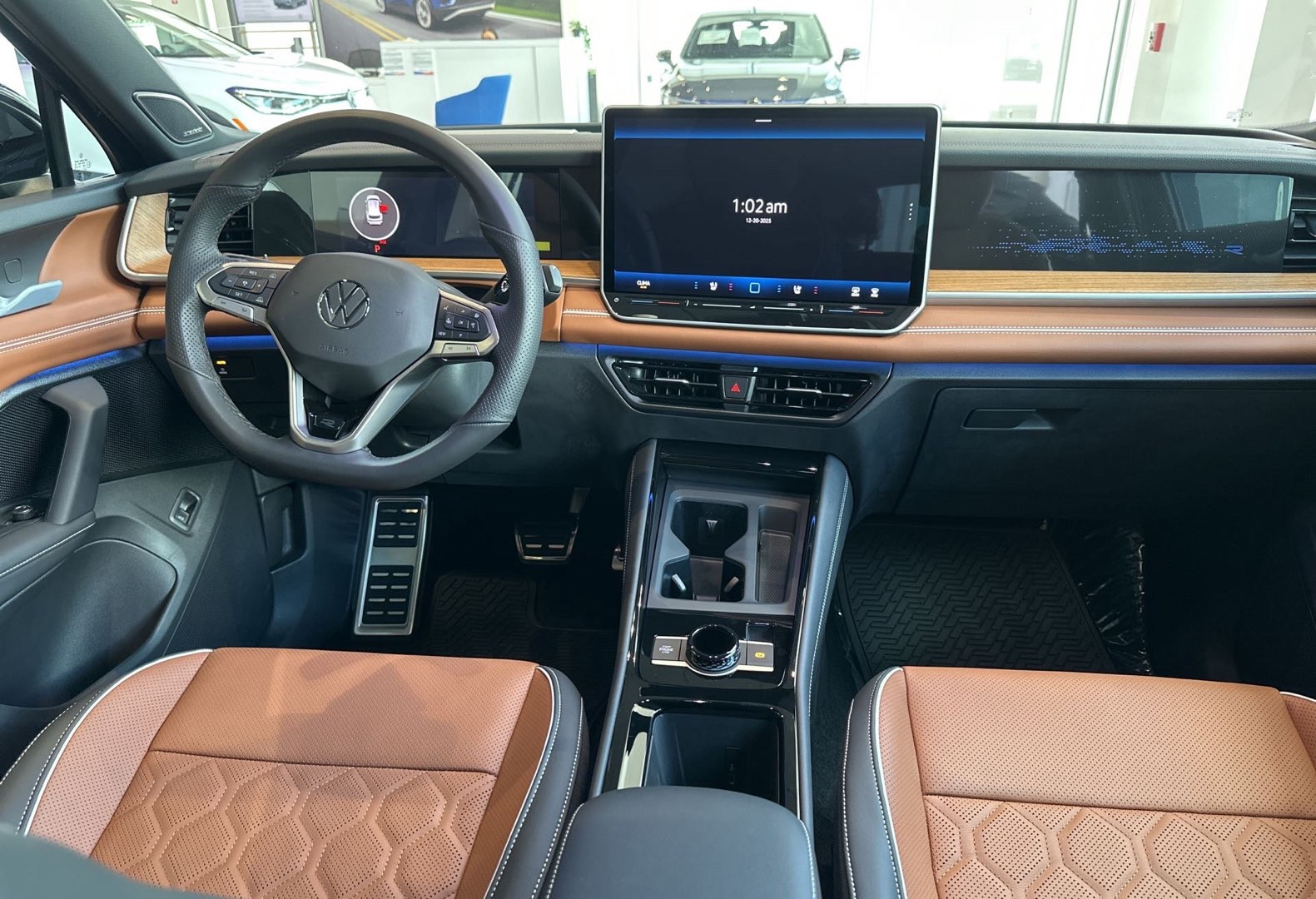 https://assets.dealerappcenter.com/dealergroups/336/vehicles/344185/cRoMDg.jpg