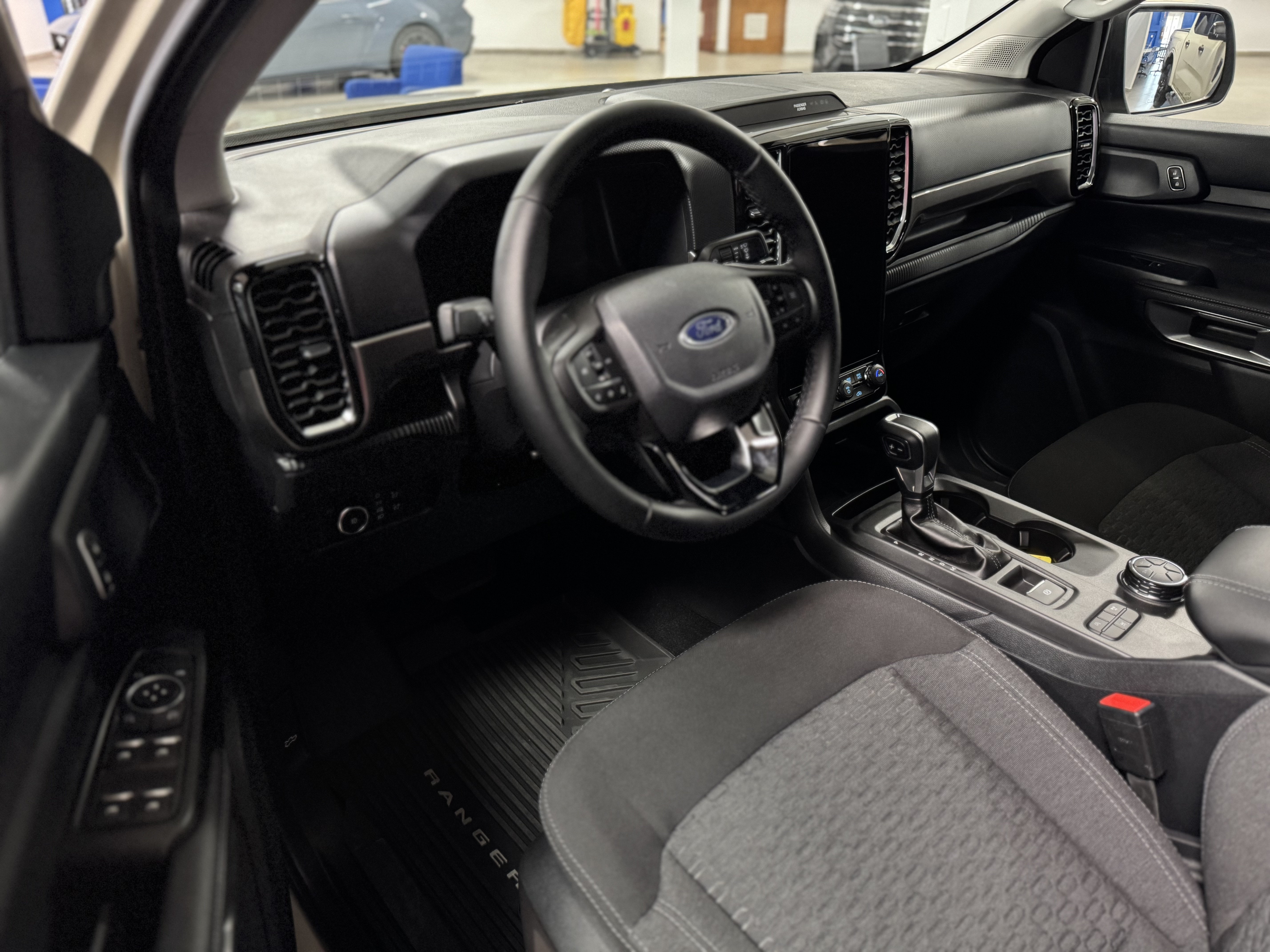 https://assets.dealerappcenter.com/dealergroups/336/vehicles/348692/Vd4BNP.jpg