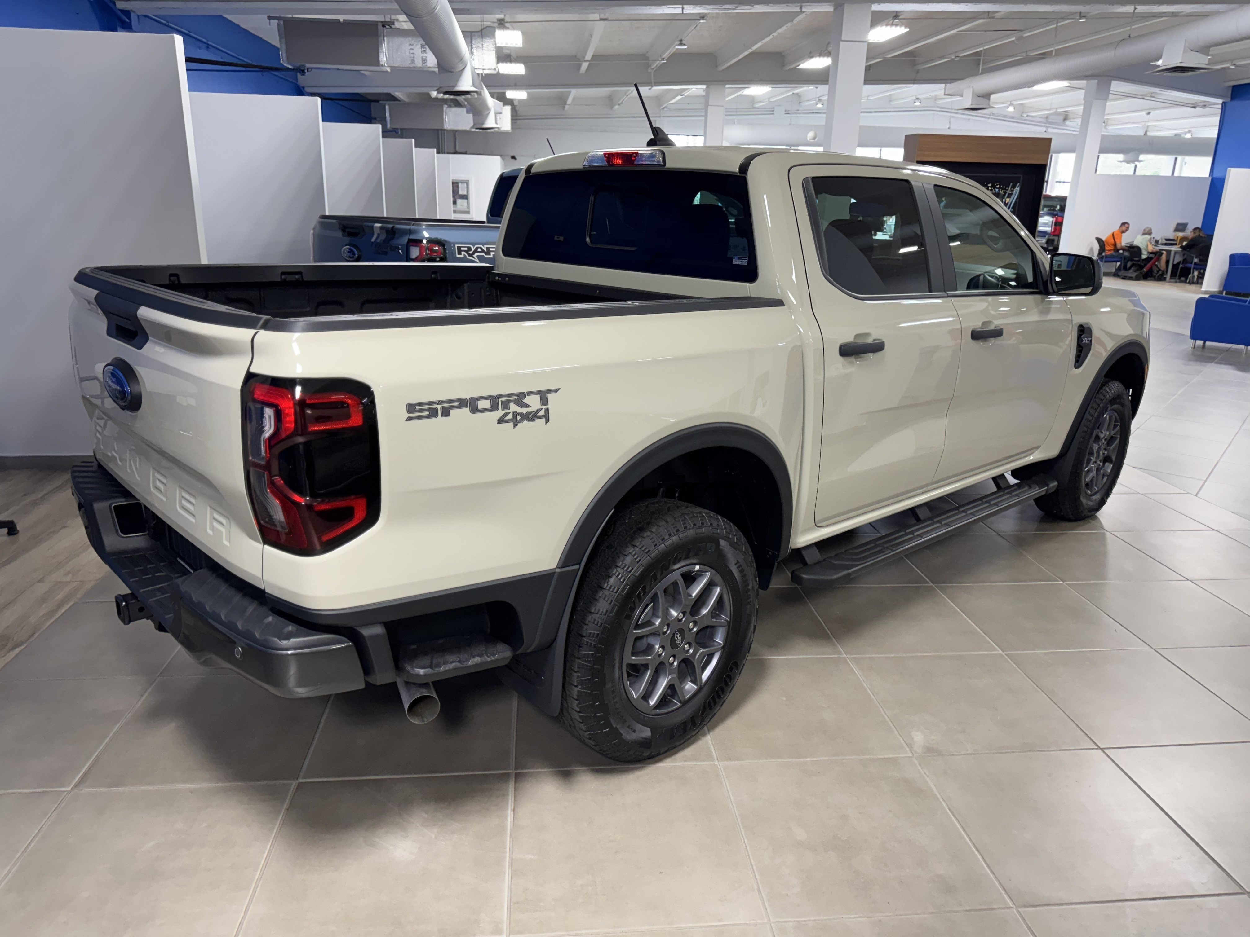 https://assets.dealerappcenter.com/dealergroups/336/vehicles/348692/flxNXG.jpg