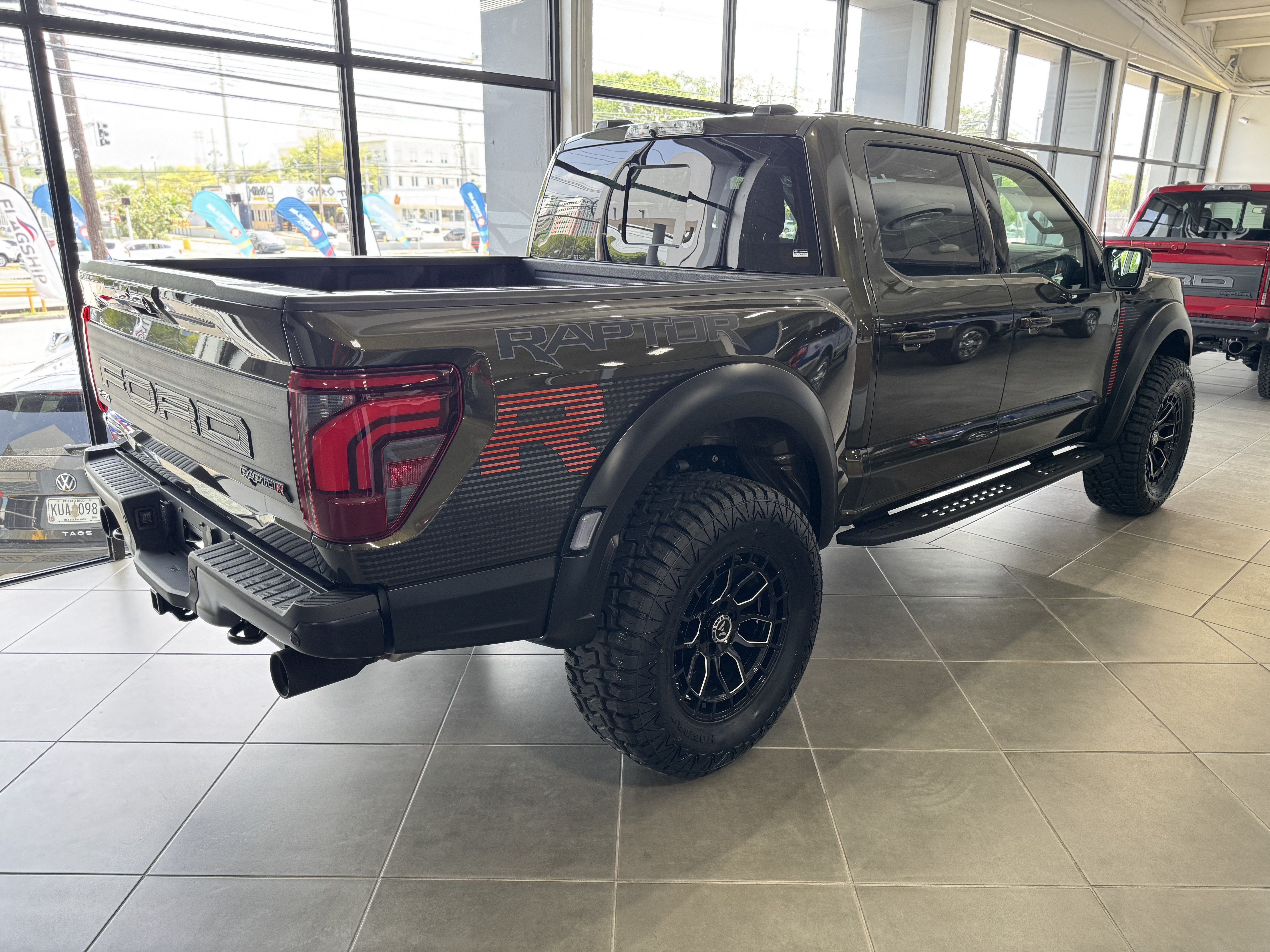 https://assets.dealerappcenter.com/dealergroups/336/vehicles/348696/ld3ob5.jpg