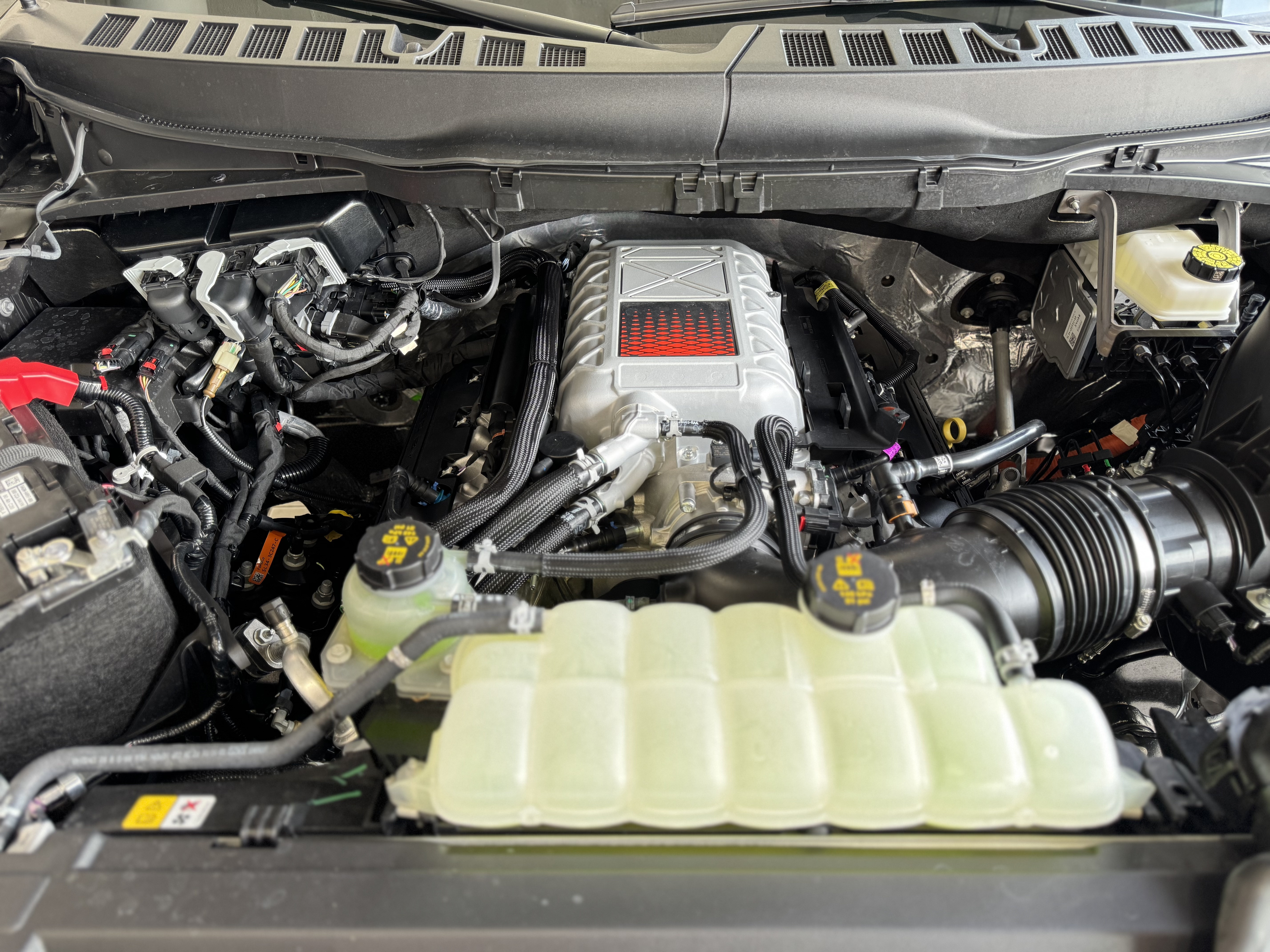 https://assets.dealerappcenter.com/dealergroups/336/vehicles/348696/rLIwEX.jpg