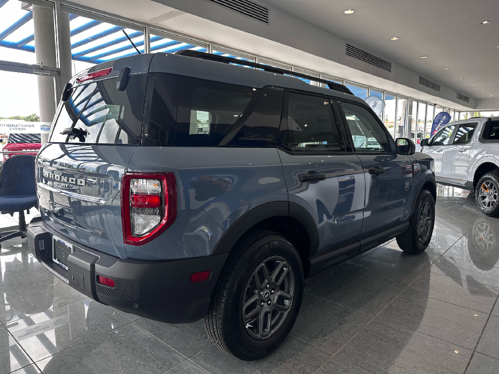 https://assets.dealerappcenter.com/dealergroups/338/vehicles/306958/aFeQaw.png