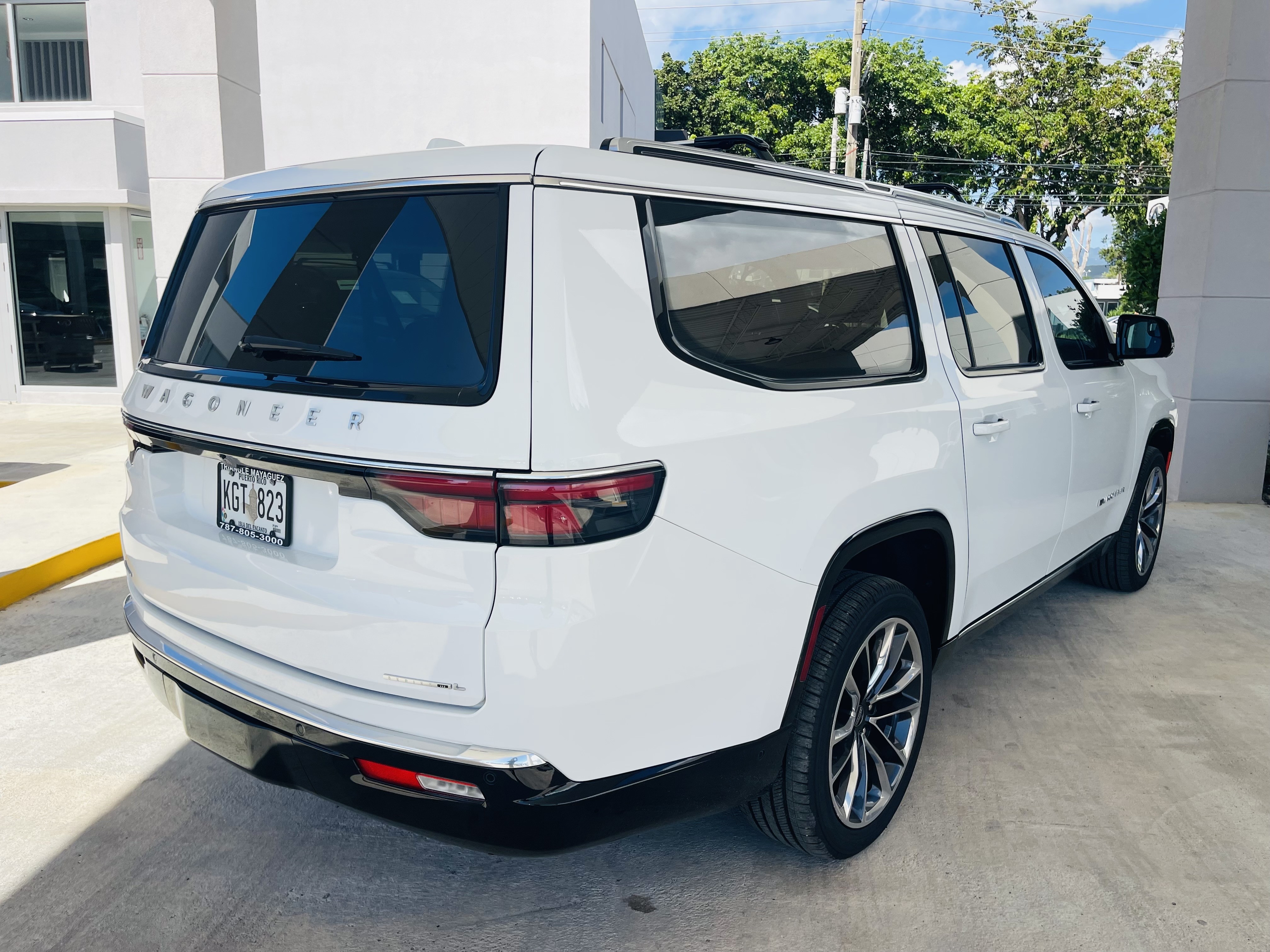 https://assets.dealerappcenter.com/dealergroups/339/vehicles/317961/LJVpfL.jpg