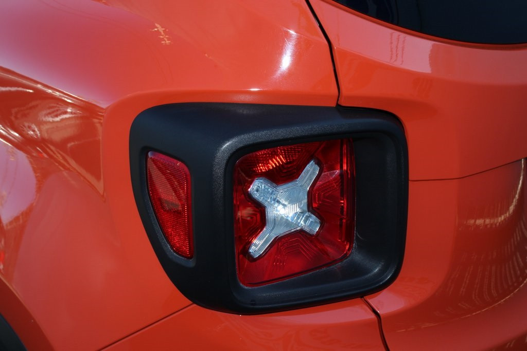 https://assets.dealerappcenter.com/dealergroups/344/vehicles/142423/cm6k9J.jpg