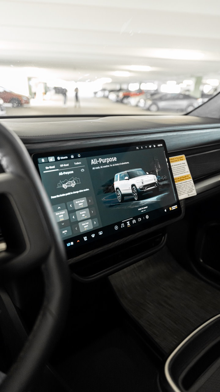 https://assets.dealerappcenter.com/dealergroups/348/vehicles/256542/sLQV5R.png