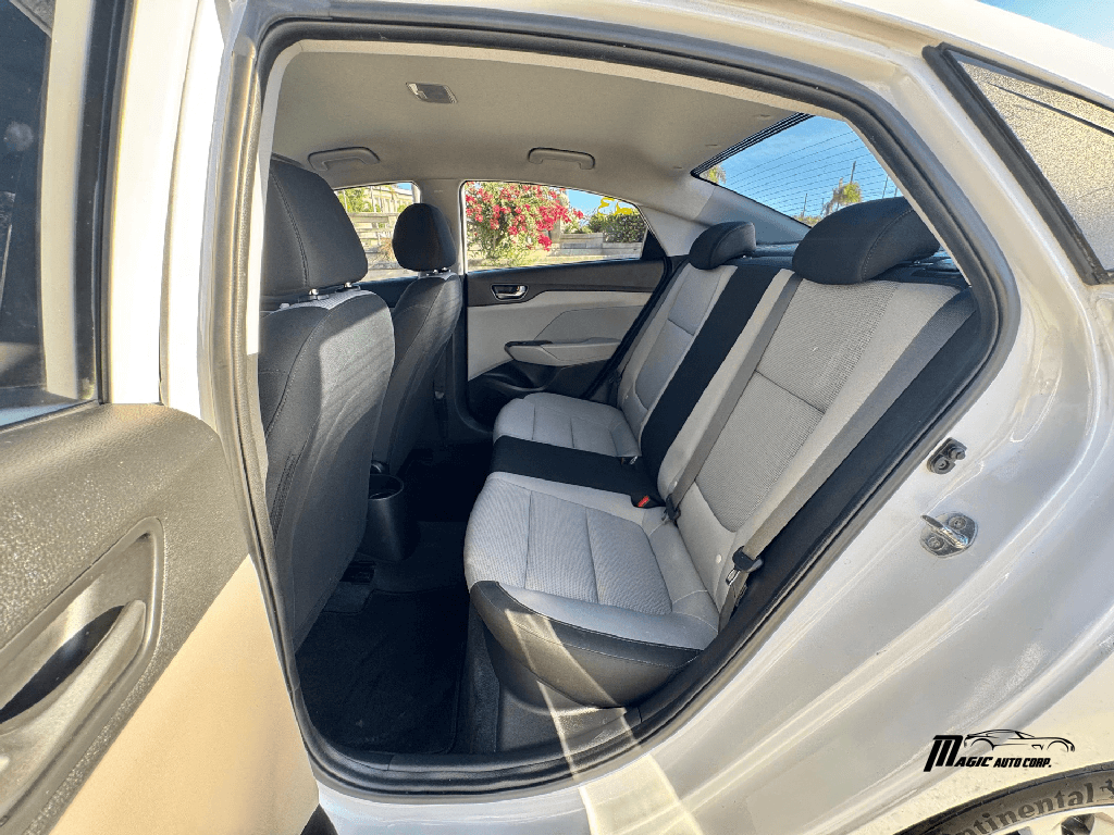https://assets.dealerappcenter.com/dealergroups/351/vehicles/281047/Vz2MnK.png