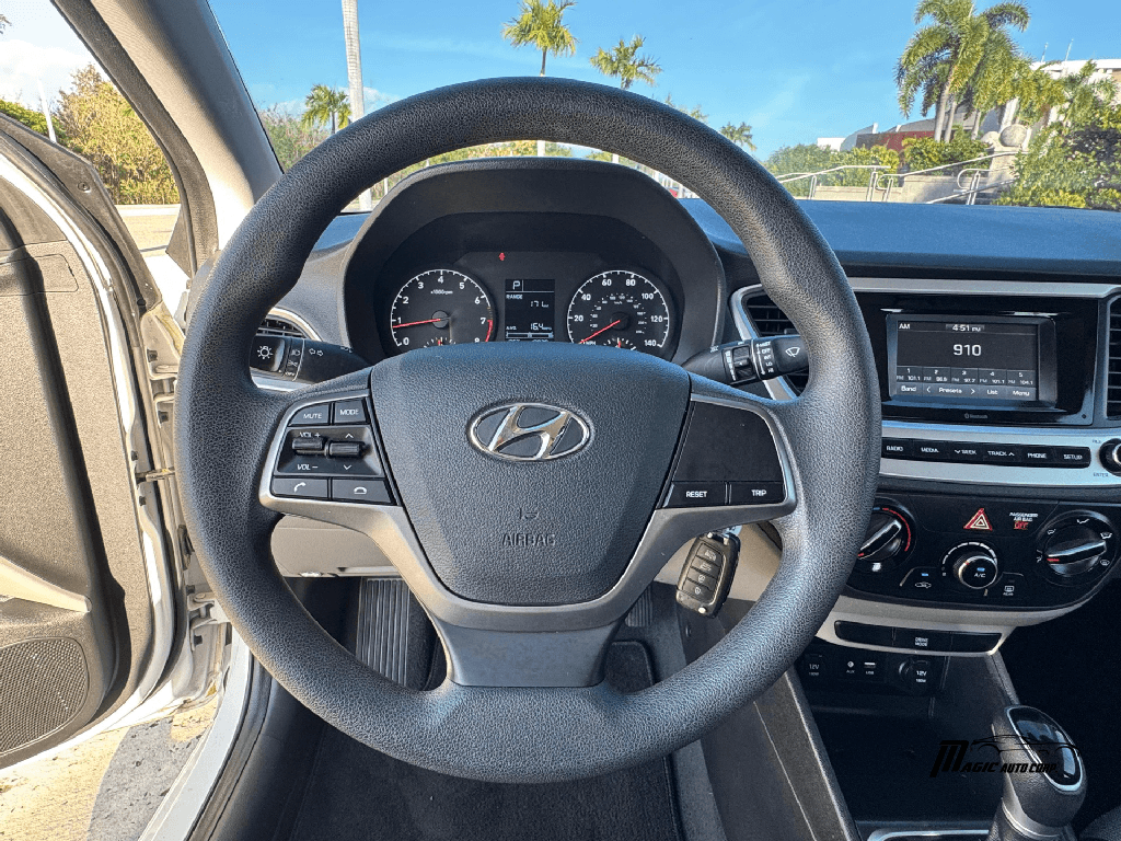 https://assets.dealerappcenter.com/dealergroups/351/vehicles/281047/gCOTFt.png