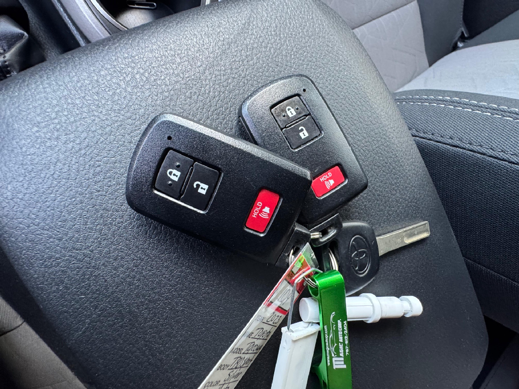 https://assets.dealerappcenter.com/dealergroups/351/vehicles/318681/WUMa4j.png