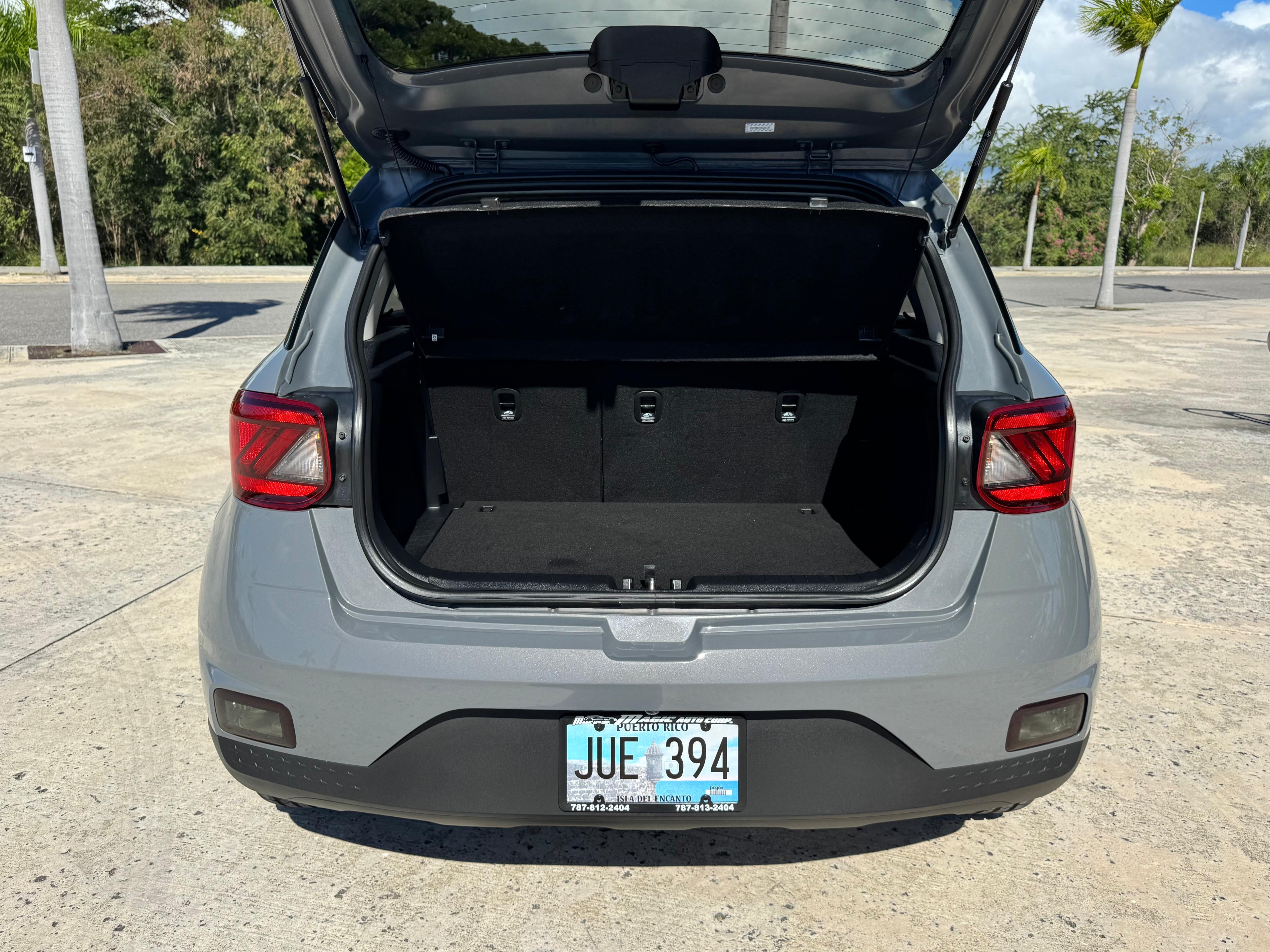https://assets.dealerappcenter.com/dealergroups/351/vehicles/318702/ffJl10.jpg
