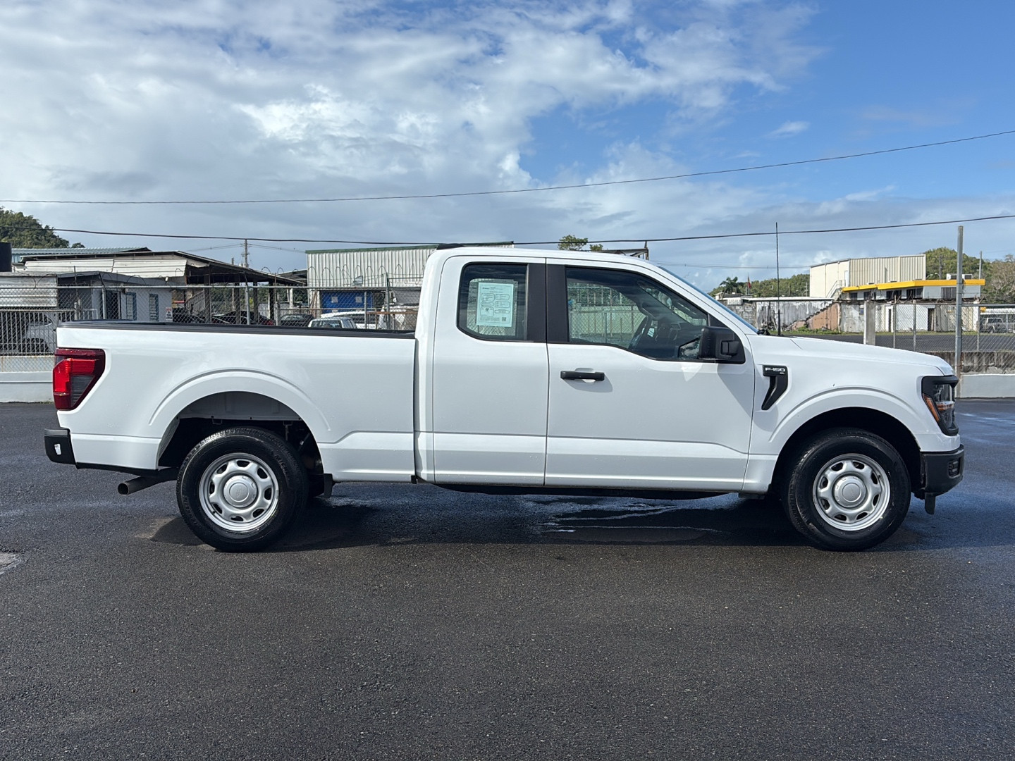 https://assets.dealerappcenter.com/dealergroups/352/vehicles/326276/NQMHjR.jpg