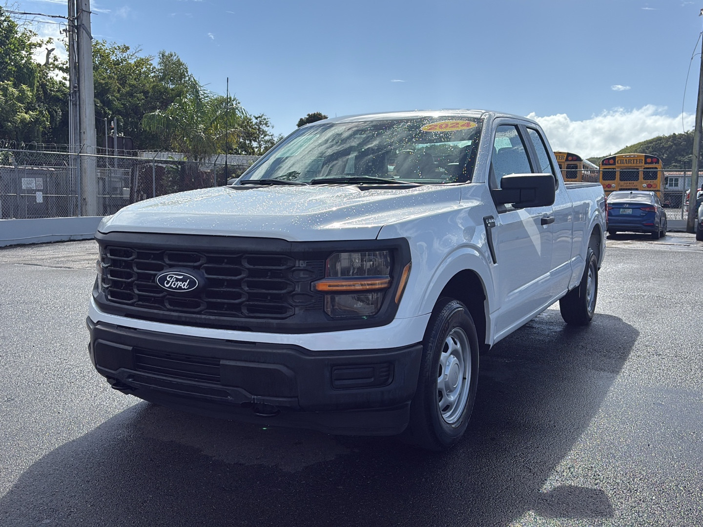 https://assets.dealerappcenter.com/dealergroups/352/vehicles/326276/m9pz4g.jpg