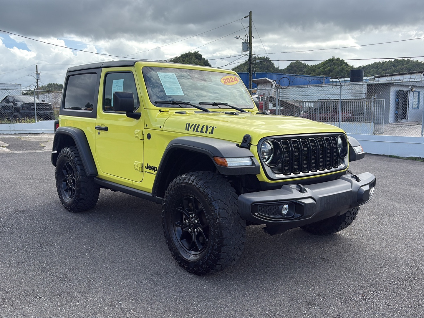 https://assets.dealerappcenter.com/dealergroups/352/vehicles/333578/6XXbuR.jpg
