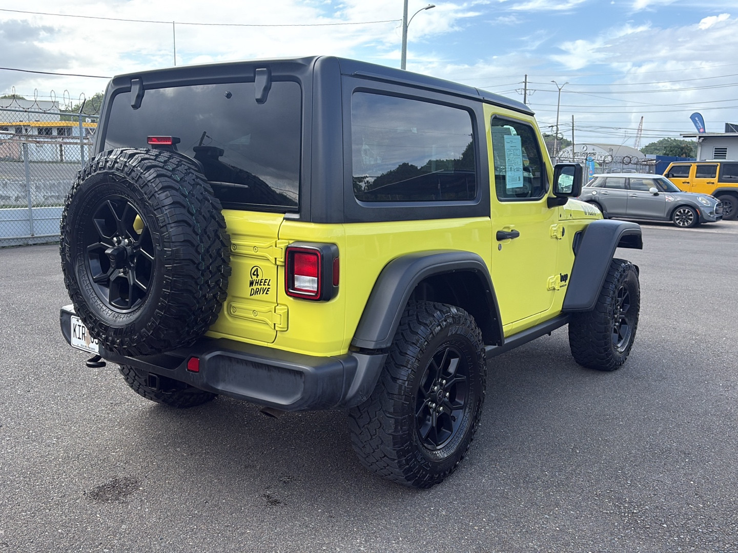 https://assets.dealerappcenter.com/dealergroups/352/vehicles/333578/Bo3n6R.jpg
