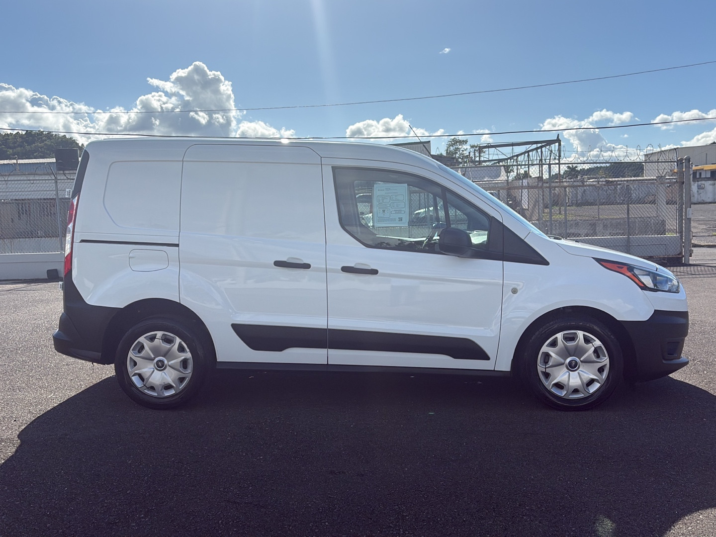 https://assets.dealerappcenter.com/dealergroups/352/vehicles/334581/N6D8Mf.jpg