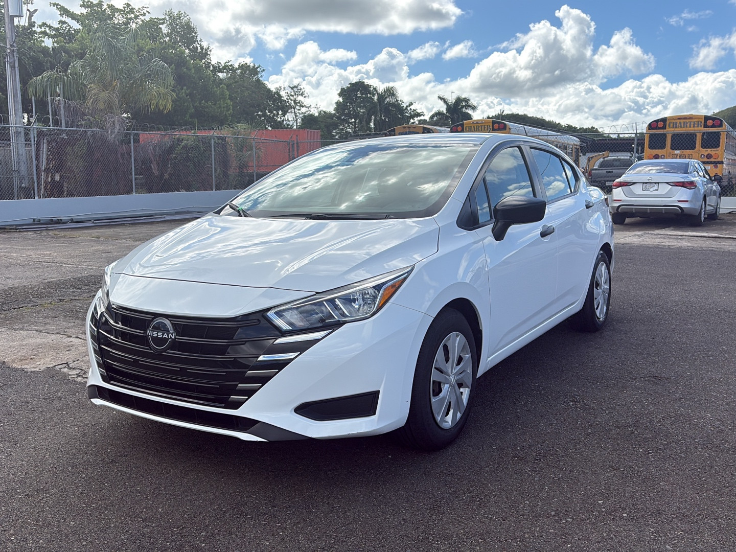 https://assets.dealerappcenter.com/dealergroups/352/vehicles/334582/AePj5L.jpg
