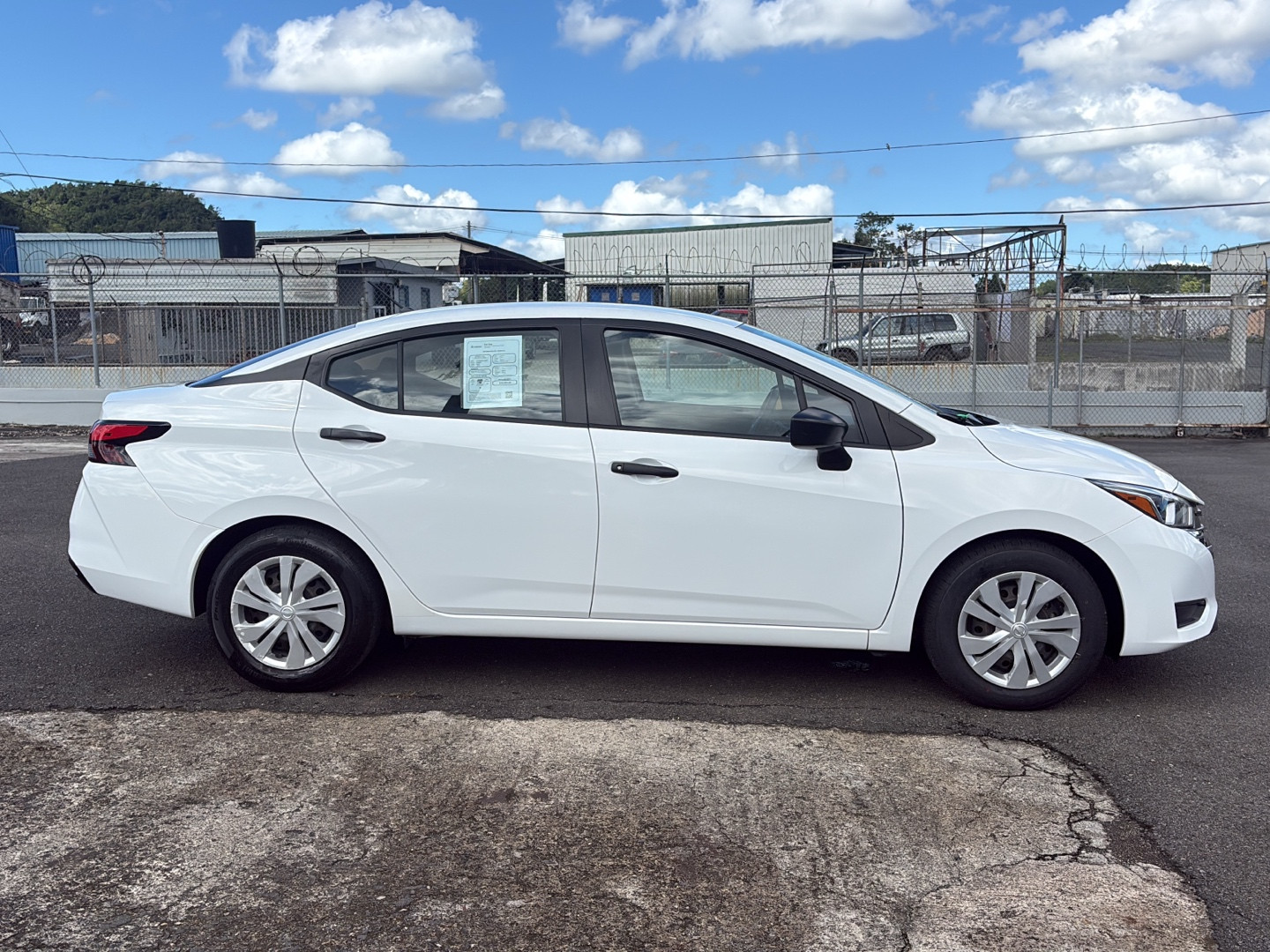 https://assets.dealerappcenter.com/dealergroups/352/vehicles/334582/orVuuJ.jpg