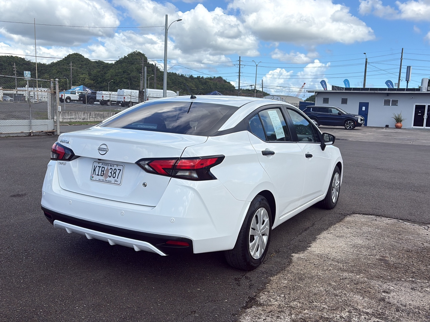 https://assets.dealerappcenter.com/dealergroups/352/vehicles/334582/ufRezb.jpg