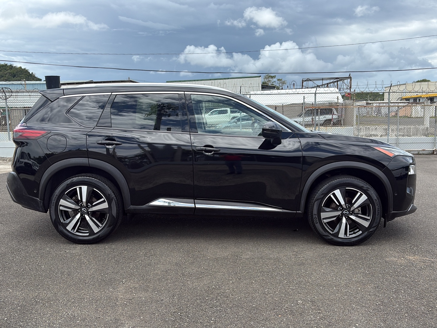 https://assets.dealerappcenter.com/dealergroups/352/vehicles/337887/OQssJB.jpg
