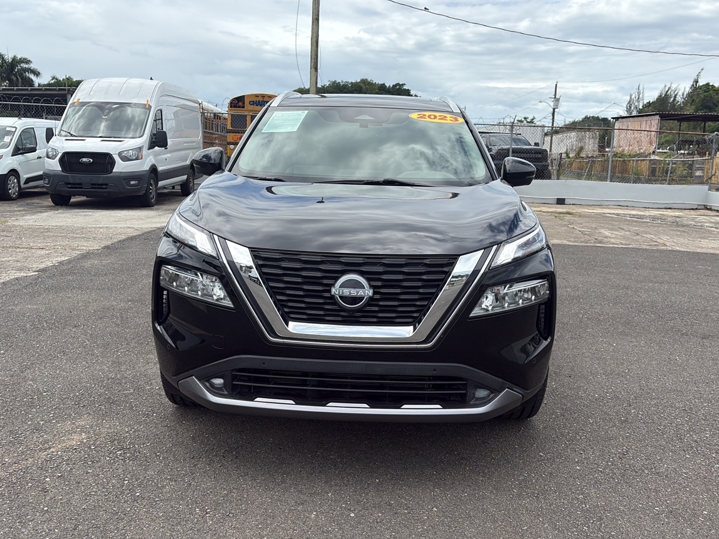 https://assets.dealerappcenter.com/dealergroups/352/vehicles/337887/mFLtr0.jpg