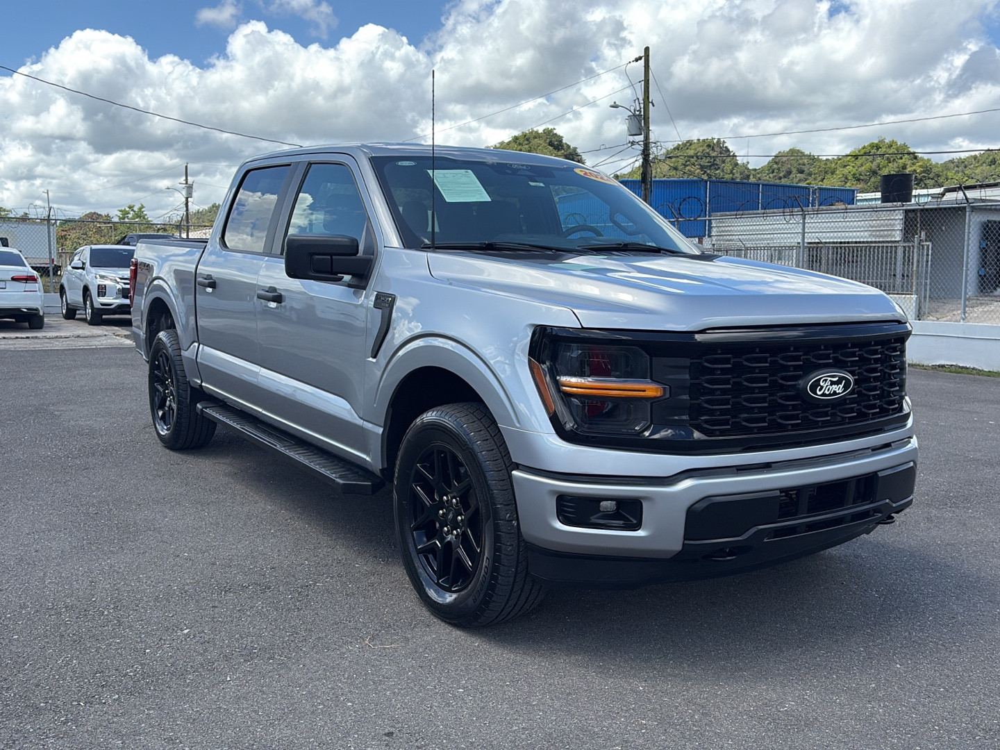 https://assets.dealerappcenter.com/dealergroups/352/vehicles/337890/wx4o0L.jpg