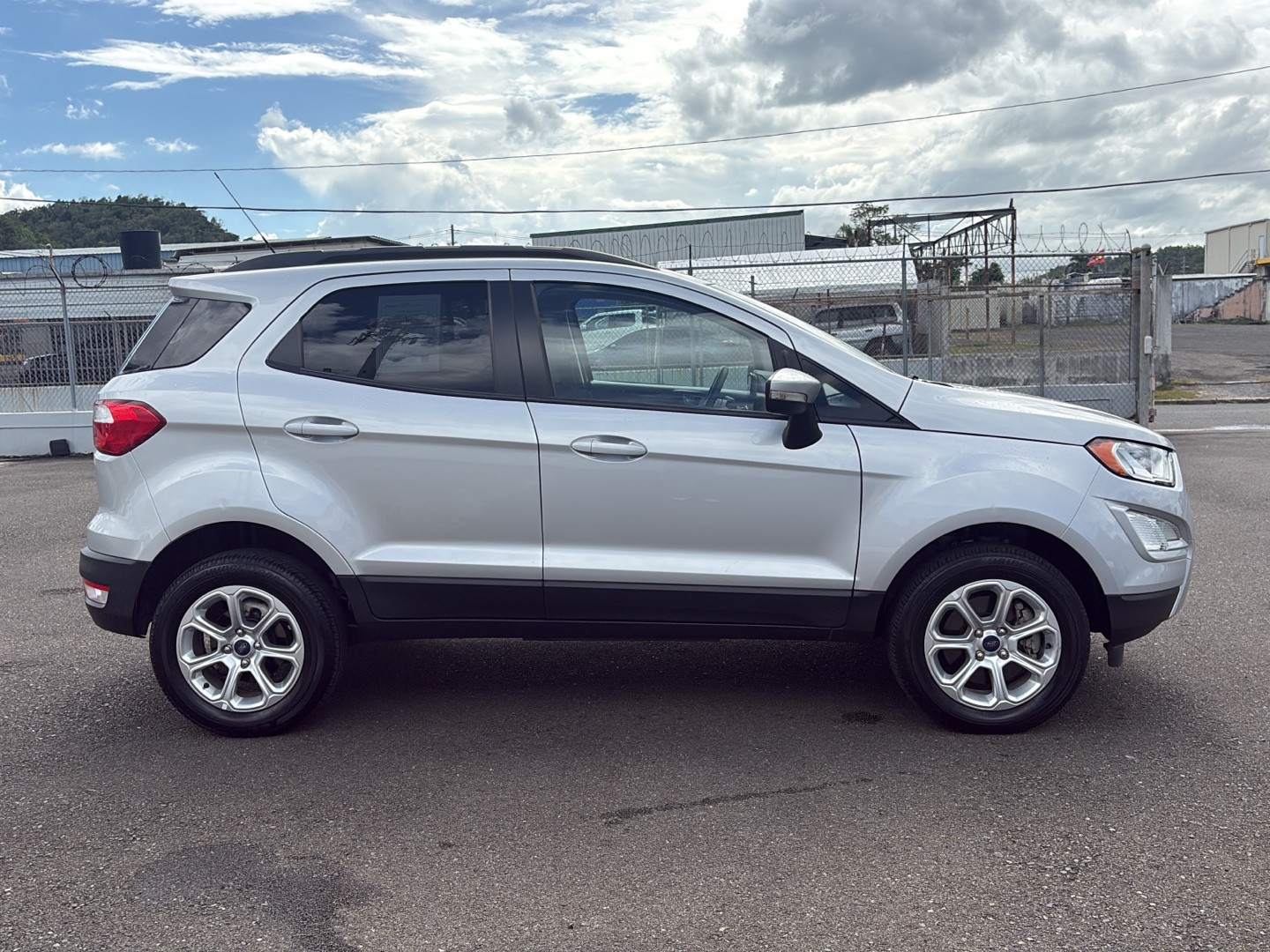 https://assets.dealerappcenter.com/dealergroups/352/vehicles/337891/gL3c6w.jpg