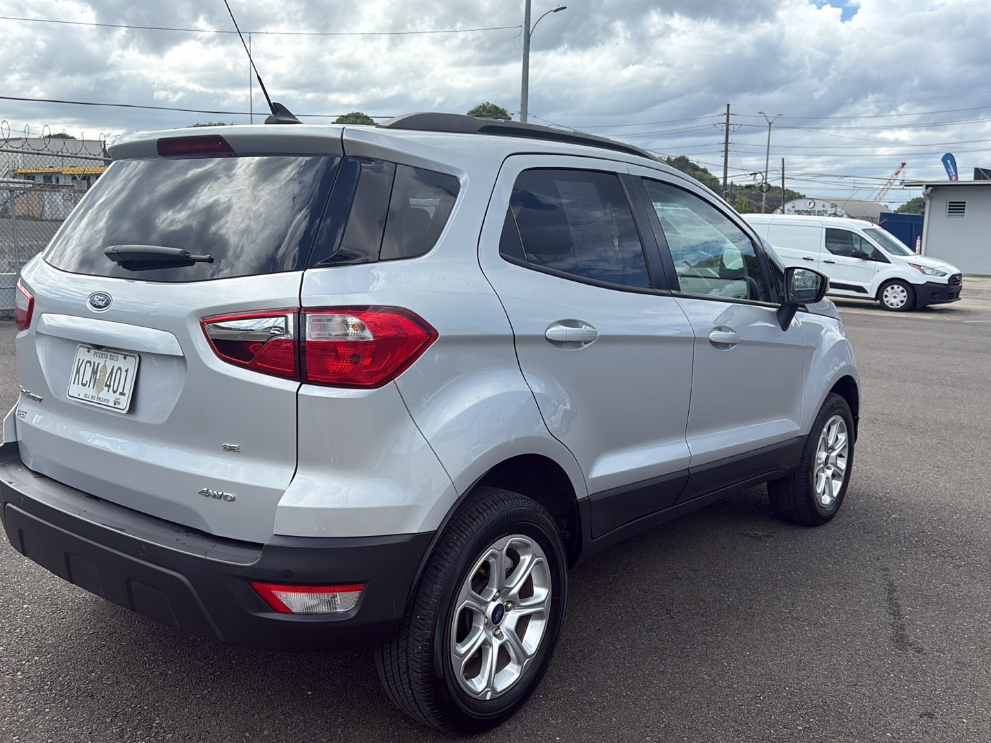 https://assets.dealerappcenter.com/dealergroups/352/vehicles/337891/nCRq4F.jpg