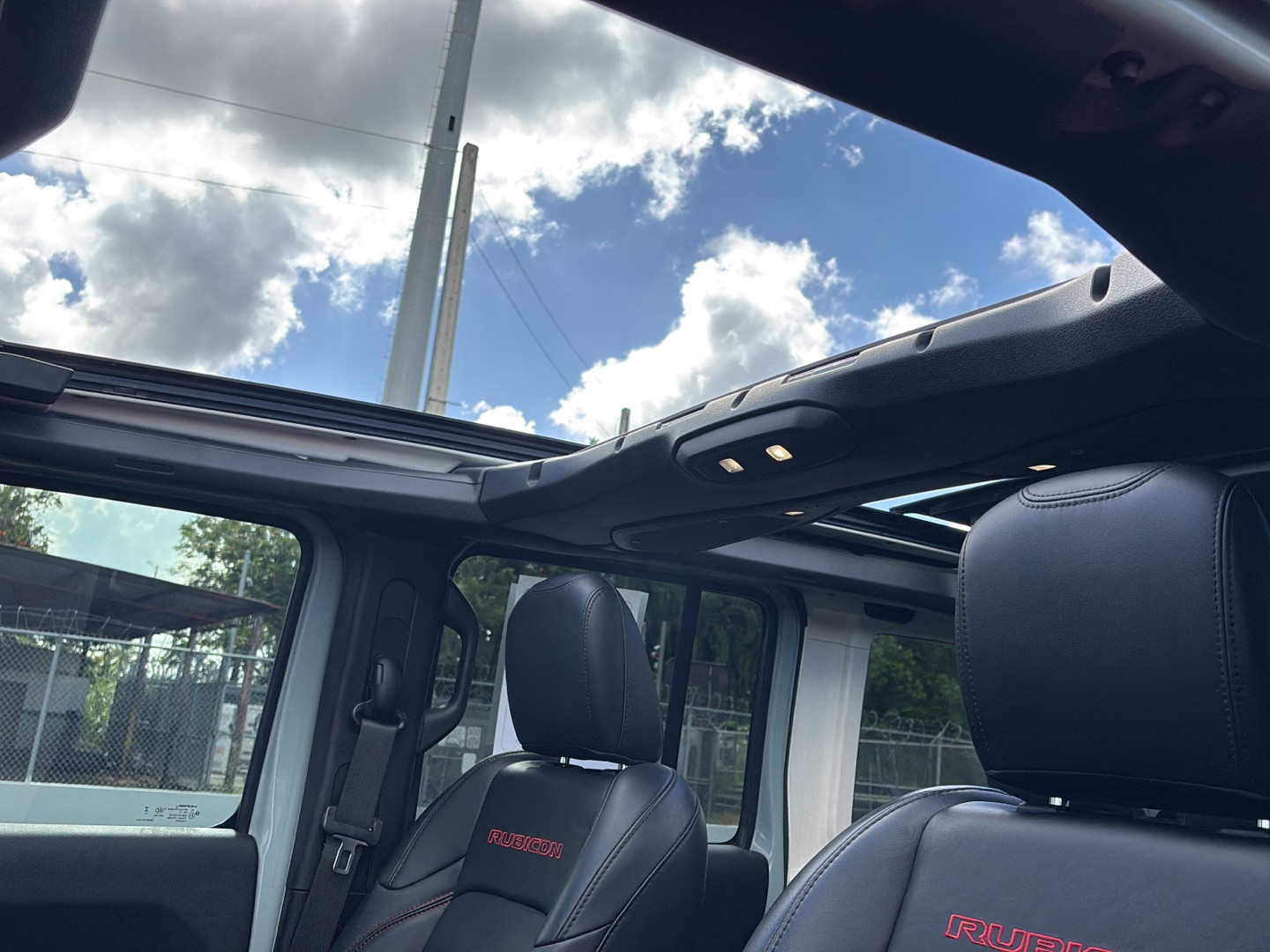 https://assets.dealerappcenter.com/dealergroups/352/vehicles/339116/bmrXCB.jpg
