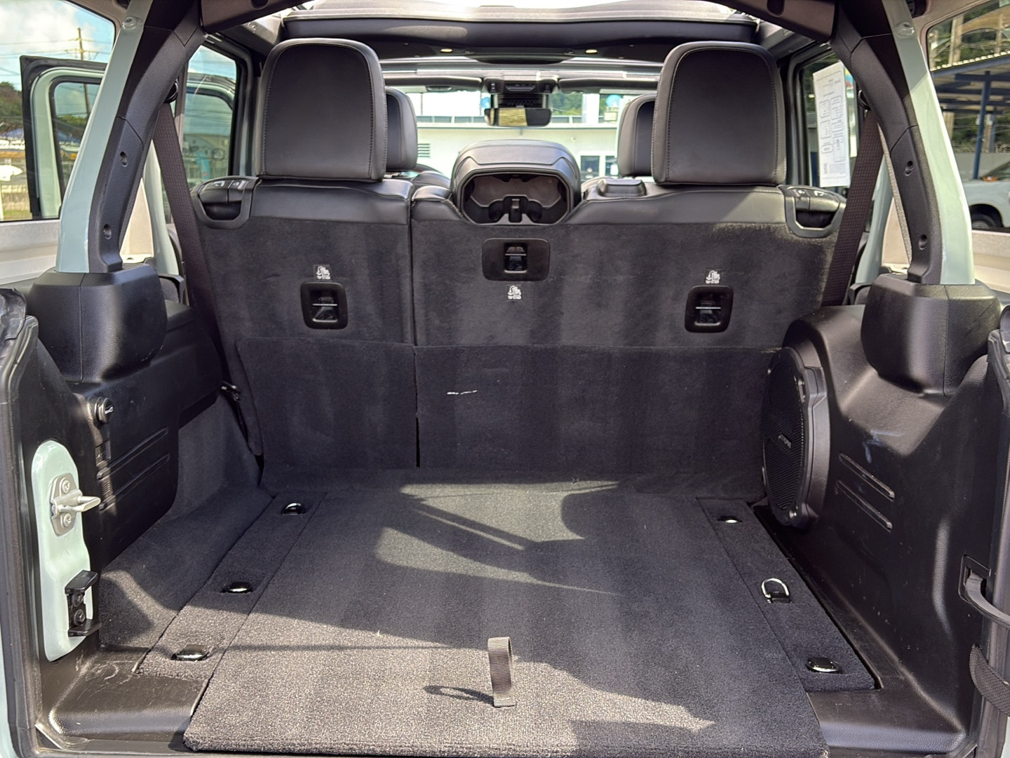 https://assets.dealerappcenter.com/dealergroups/352/vehicles/339116/jxNaFO.jpg