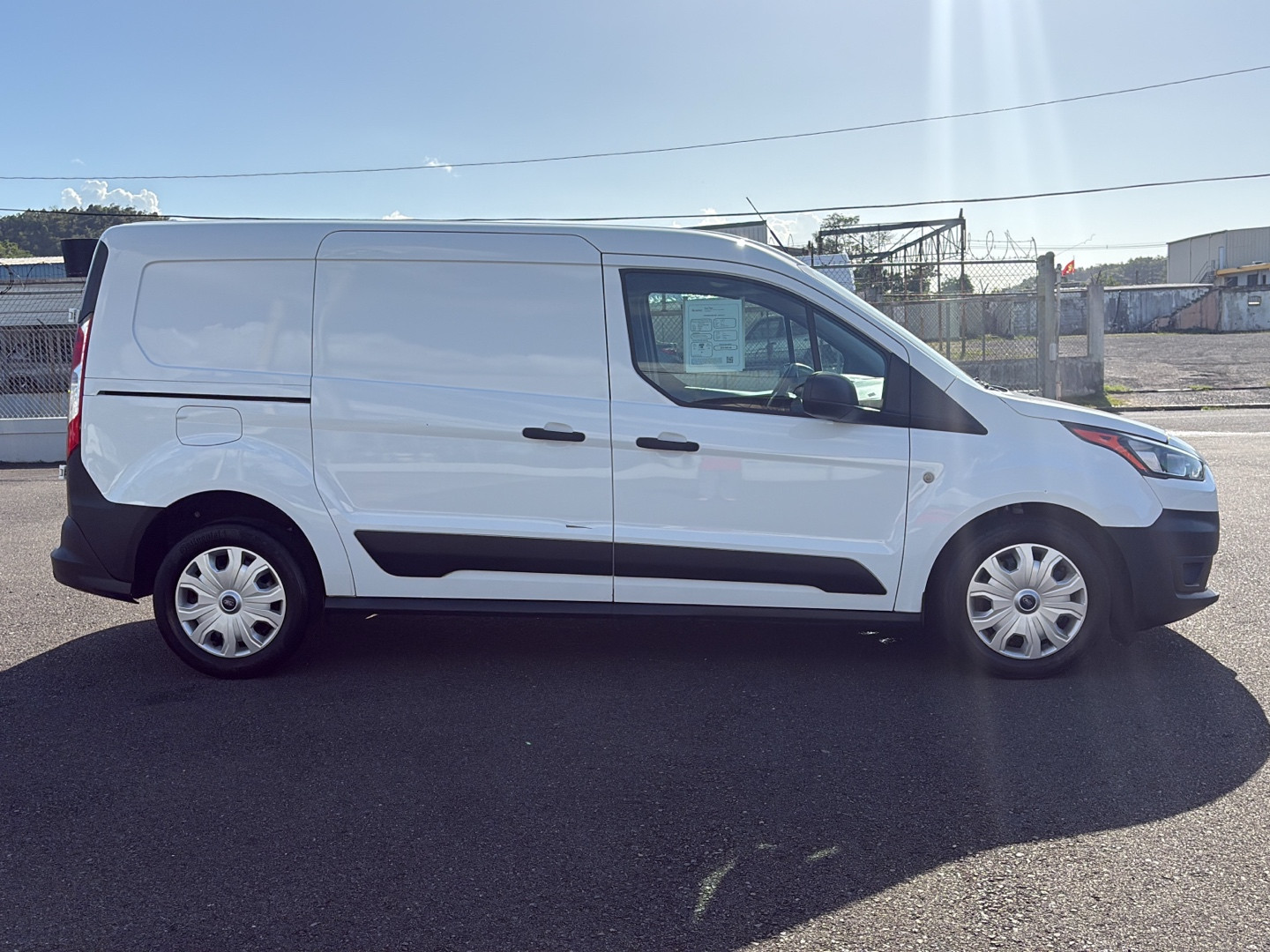 https://assets.dealerappcenter.com/dealergroups/352/vehicles/339394/asRIP0.jpg