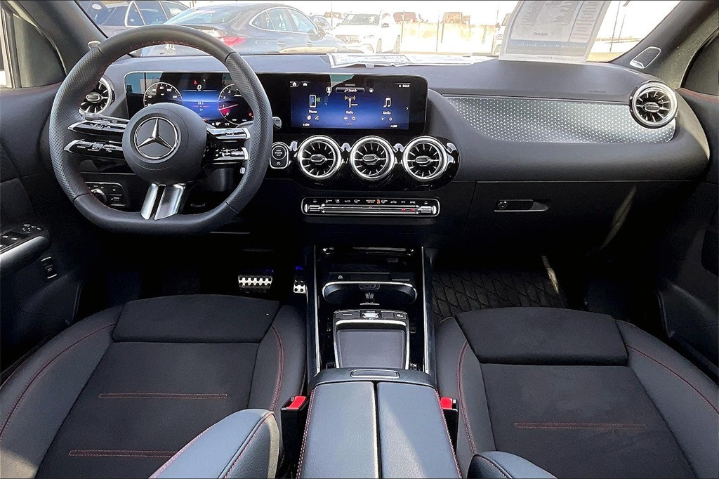 https://assets.dealerappcenter.com/dealergroups/55/vehicles/270817/WopMnM.jpg