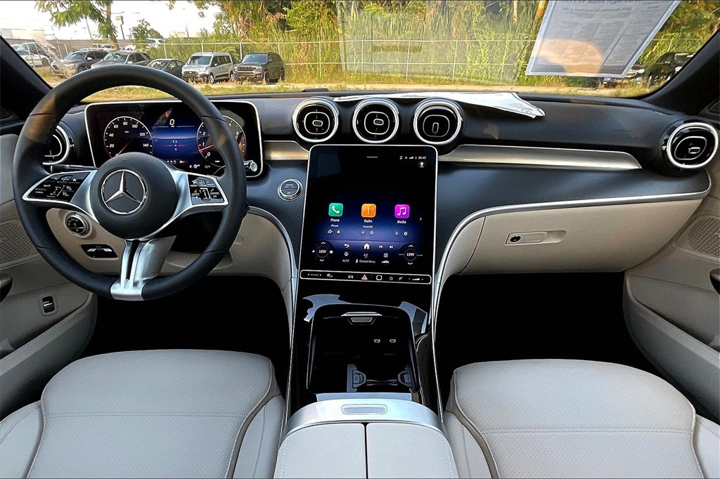 https://assets.dealerappcenter.com/dealergroups/55/vehicles/272472/wDqNNh.jpg