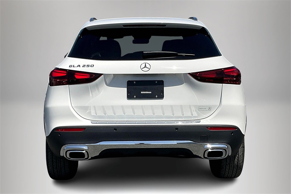 https://assets.dealerappcenter.com/dealergroups/55/vehicles/302997/9U1Q36.jpg