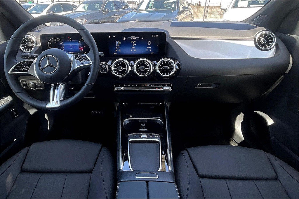 https://assets.dealerappcenter.com/dealergroups/55/vehicles/302997/iUjqj6.jpg