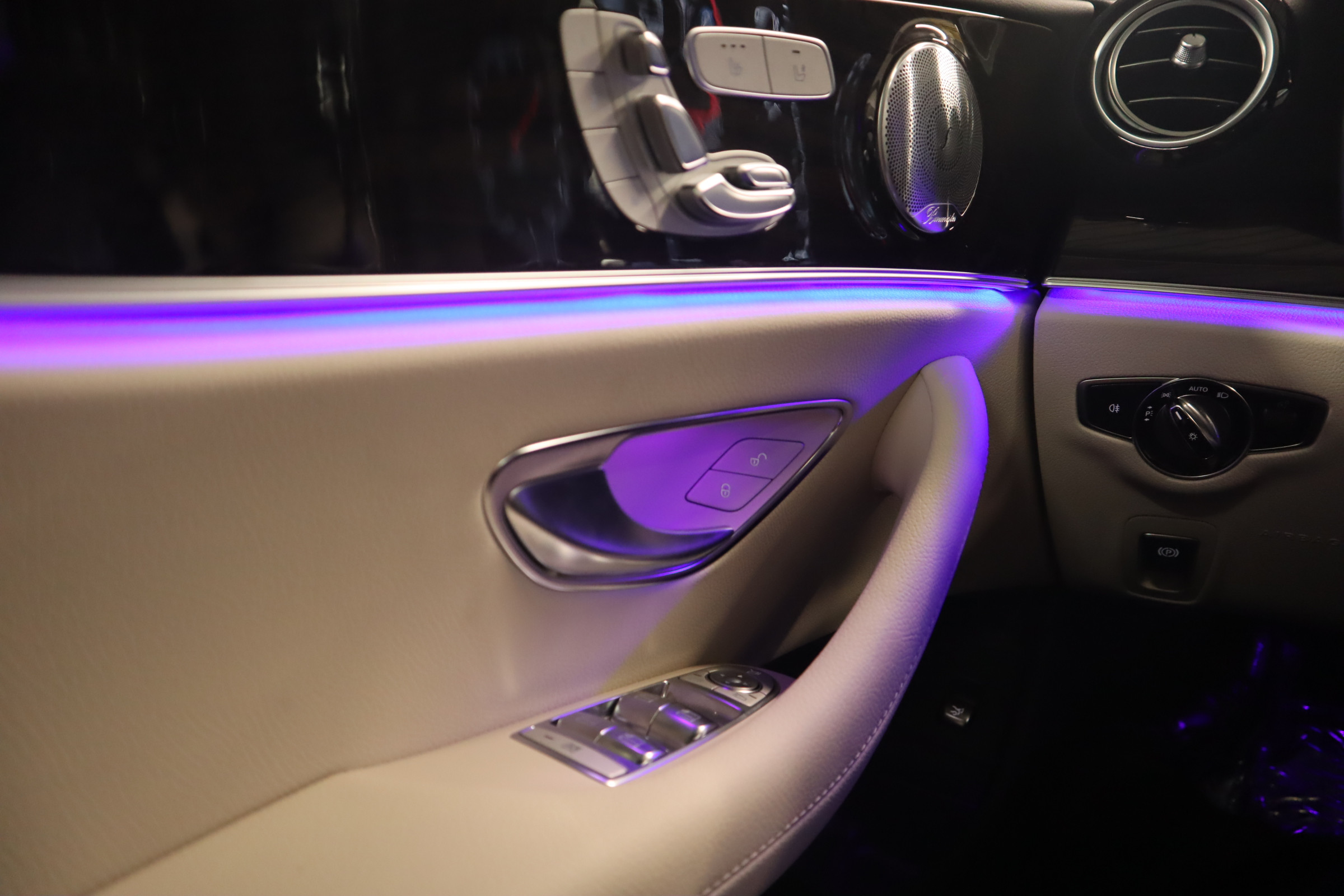https://assets.dealerappcenter.com/dealergroups/55/vehicles/95262/ovRcdl.JPG