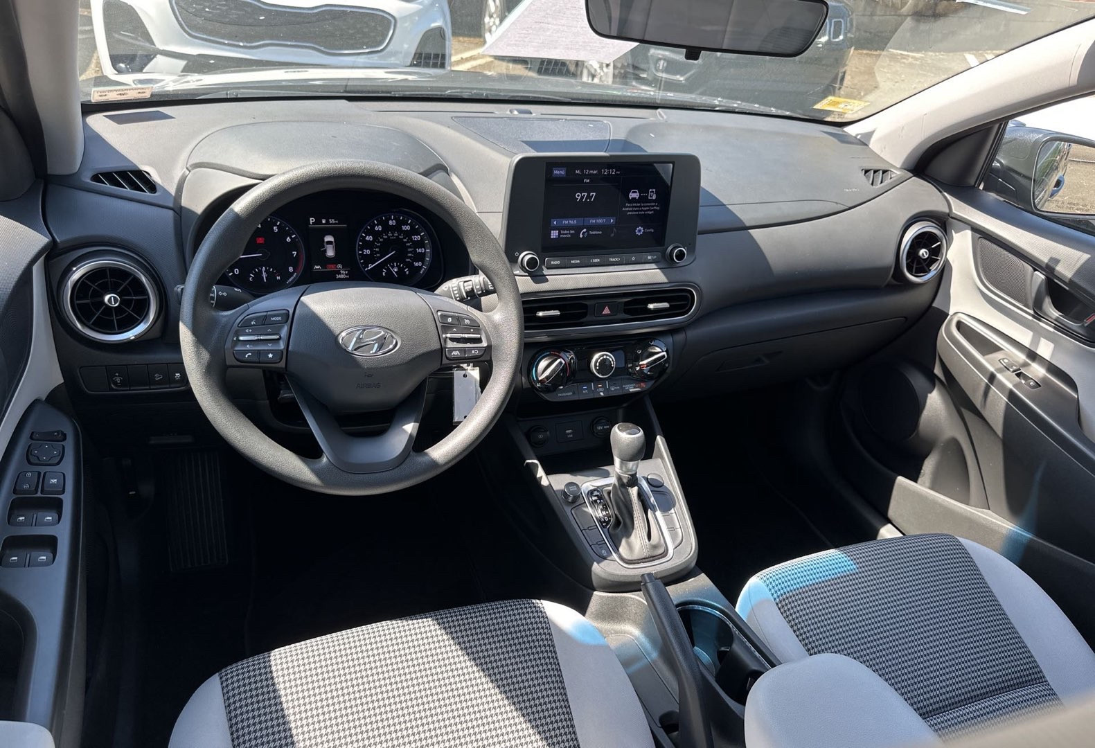https://assets.dealerappcenter.com/dealergroups/62/vehicles/244270/naBQga.jpg