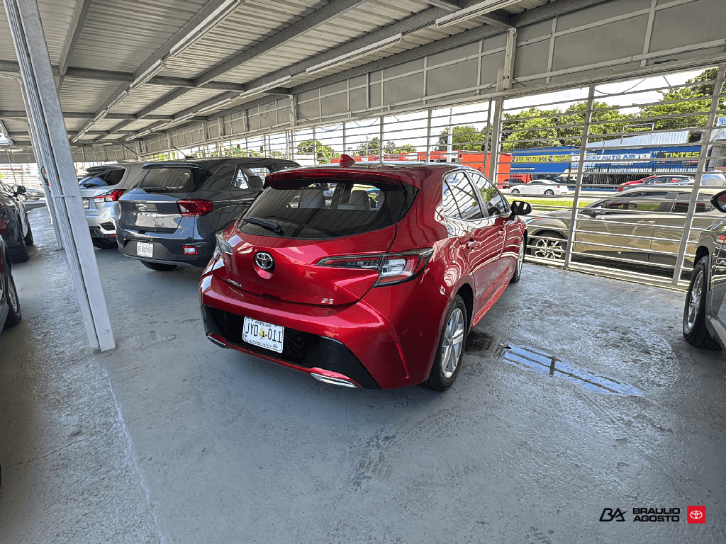 https://assets.dealerappcenter.com/dealergroups/63/vehicles/264717/450aaV.png