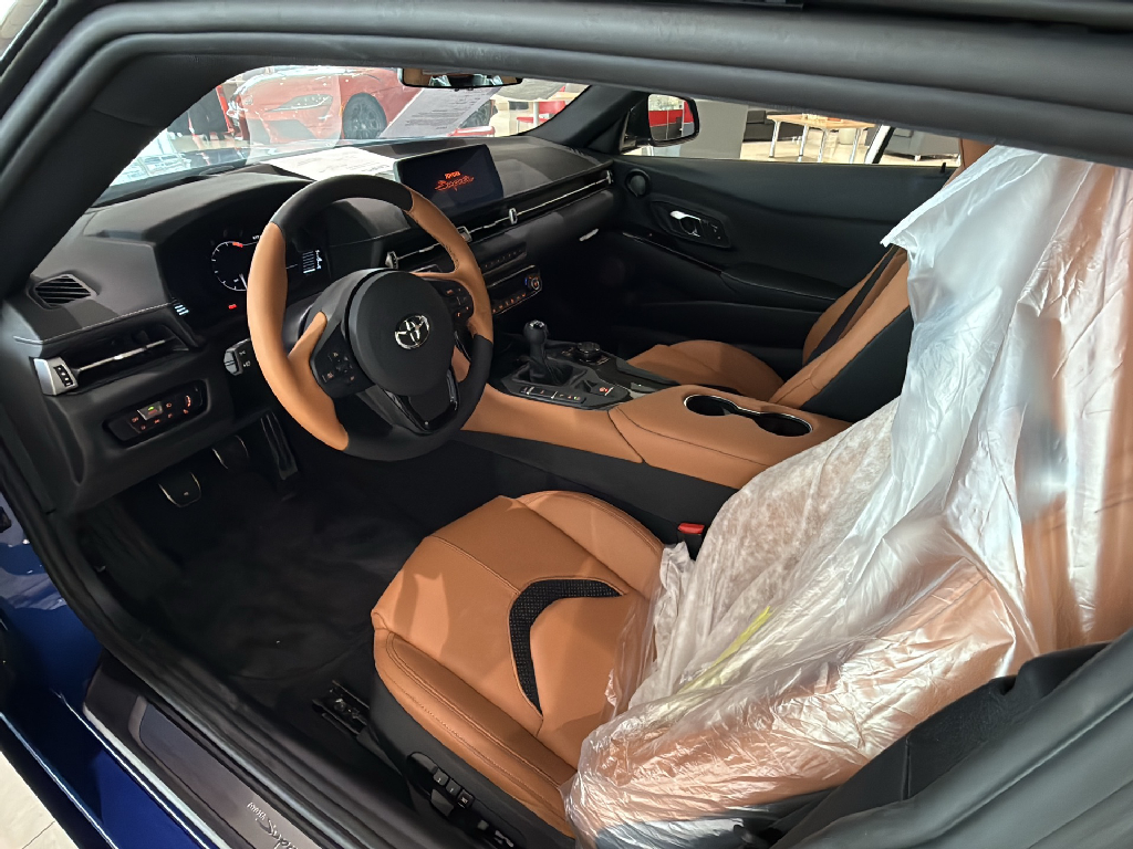 https://assets.dealerappcenter.com/dealergroups/63/vehicles/311140/E8o8yq.png