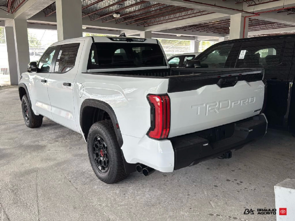https://assets.dealerappcenter.com/dealergroups/63/vehicles/313385/HKQKJw.png