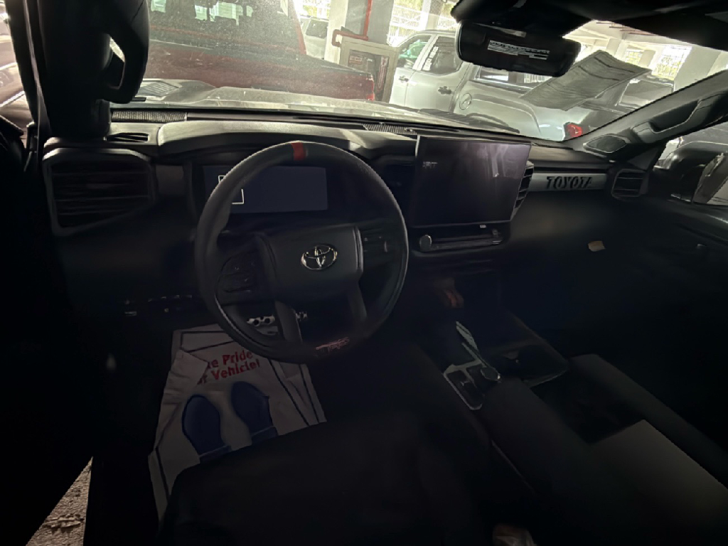 https://assets.dealerappcenter.com/dealergroups/63/vehicles/313385/luSGke.png