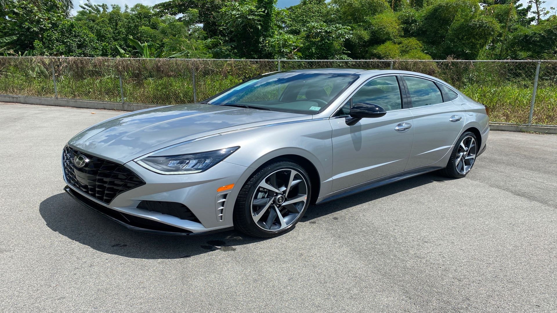 https://assets.dealerappcenter.com/dealergroups/65/vehicles/139966/fsFiHs.jpg