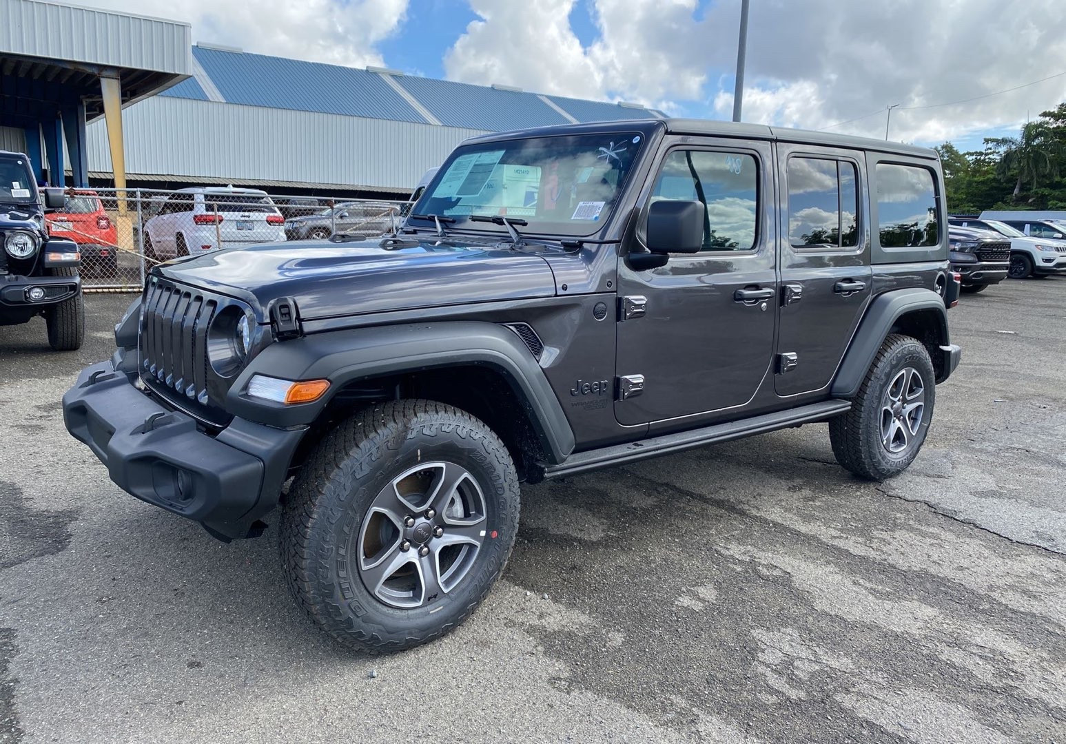 2021 Jeep Wrangler Sport S's photo