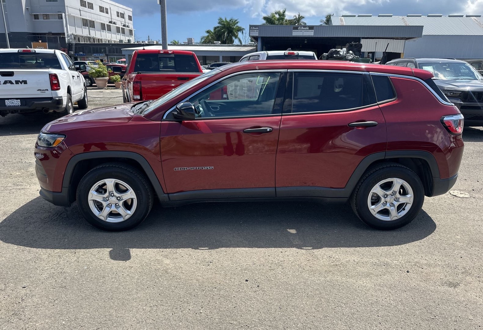 https://assets.dealerappcenter.com/dealergroups/66/vehicles/201946/wswROd.jpg