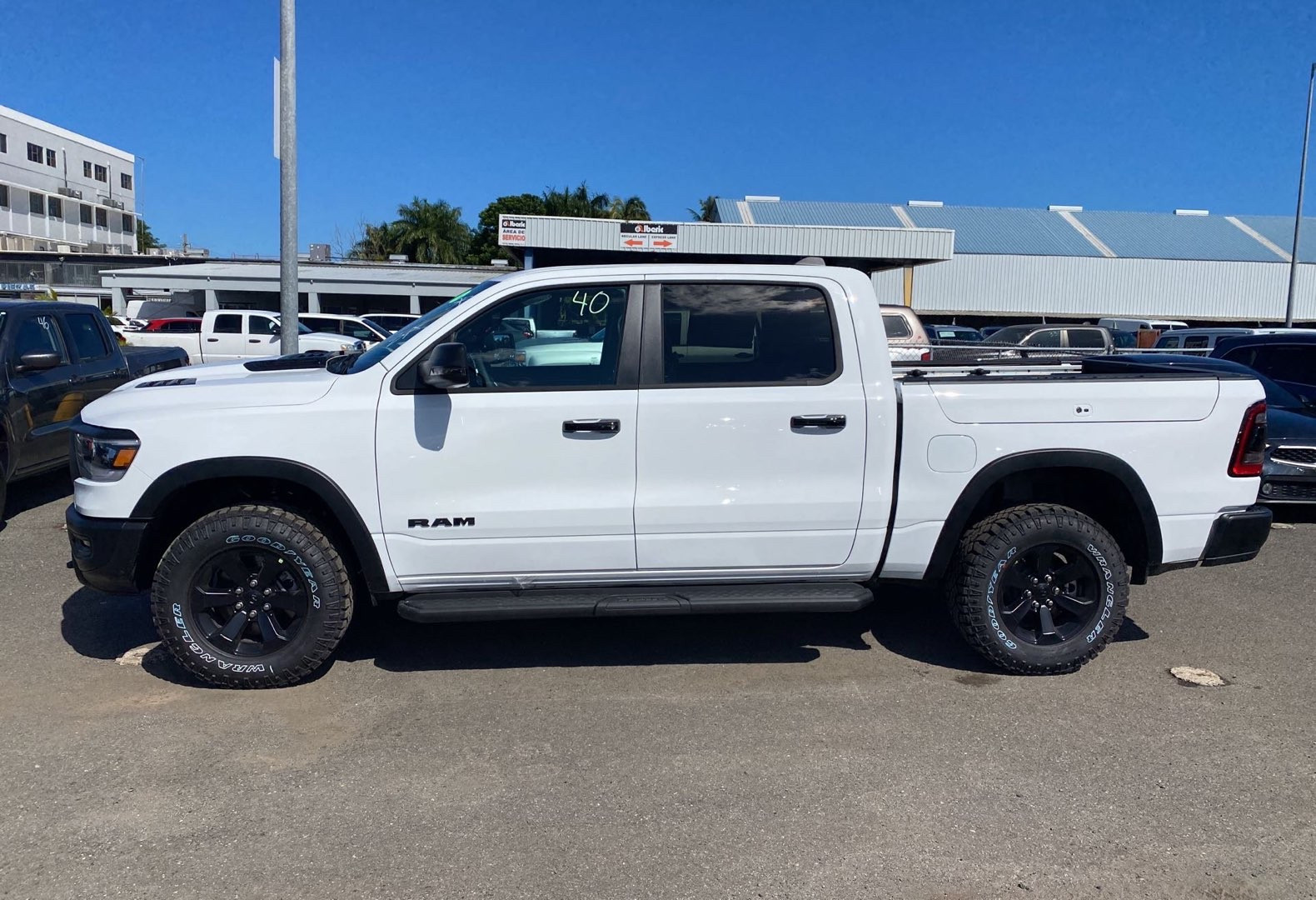 https://assets.dealerappcenter.com/dealergroups/66/vehicles/235457/net3pW.jpg