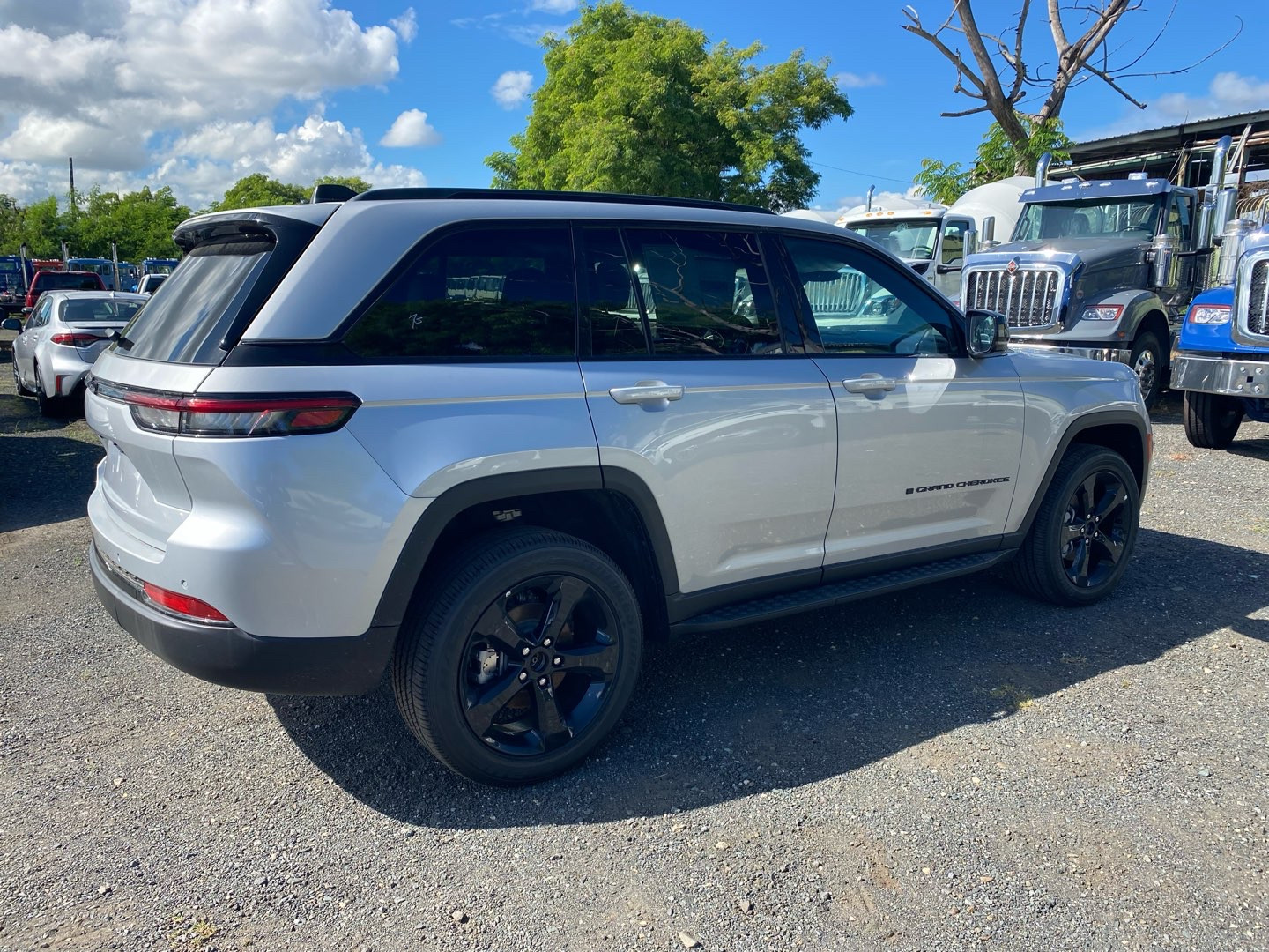 https://assets.dealerappcenter.com/dealergroups/66/vehicles/264403/BPPdu2.jpg